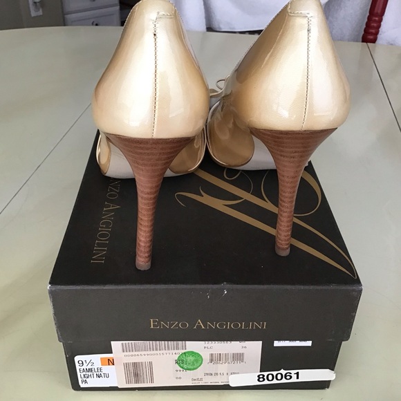 Gold Heels - Picture 4 of 6